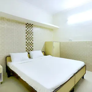 ** Hotel Spot On 44679 Samrat India